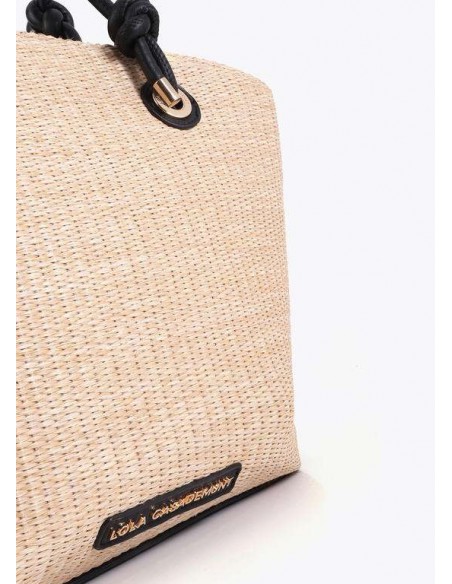 Bolso tipo capazo efecto rafia con asas de mano y detalles efecto piel - Lola Casademunt - detalle en primer plano
