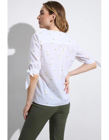 Camisa blanca bordada con flores de Tinta y Bariloche - vista posterior