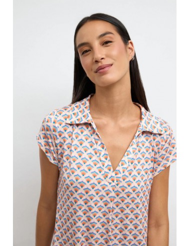 Vestido Marilou estampado turquesa de Tinta y Bariloche - vista en plano medio con detalle de escote, cuello y mangas.