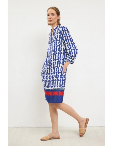 Vestido Menta estampado tinta de Tinta y Bariloche - vista lateral de modelo caminando con el vestido