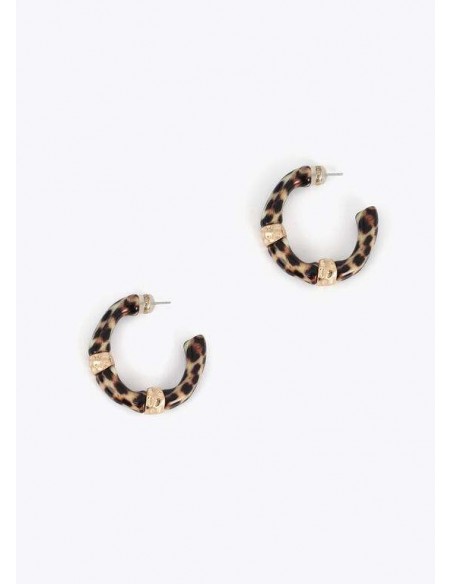 Pendientes de aro efecto bambú animal print de LOLA CASADEMUNT