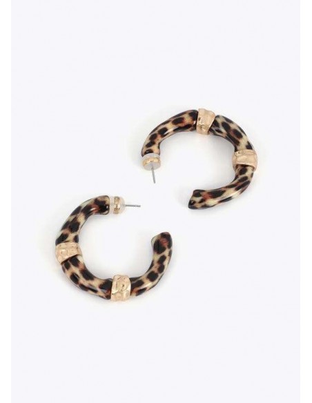 Pendientes de aro efecto bambú animal print de LOLA CASADEMUNT