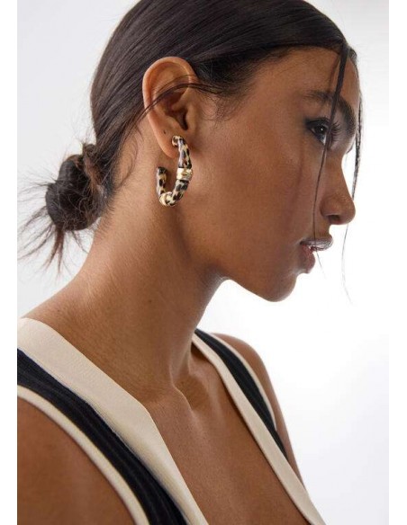 Pendientes de aro efecto bambú animal print de LOLA CASADEMUNT
