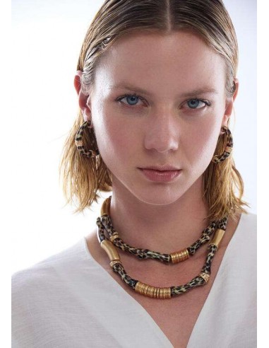 Pendientes de aro efecto bambú animal print de LOLA CASADEMUNT