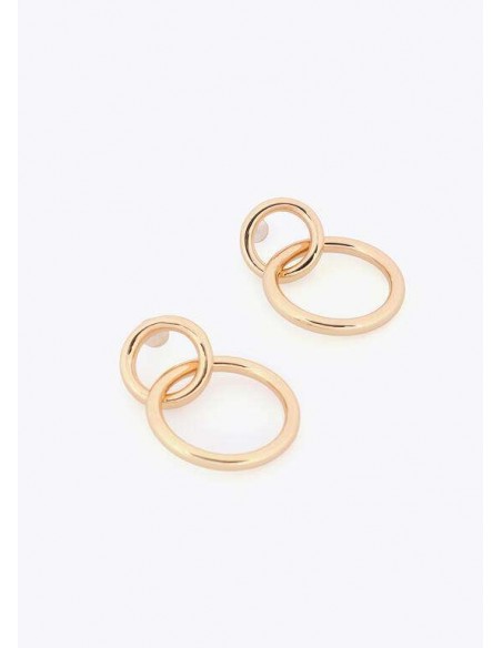 Pendientes dorados de doble aro de LOLA CASADEMUNT