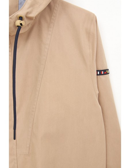 Chaqueta larga impermeable de algodón 100% · Batela - primer plano de pecho y manga