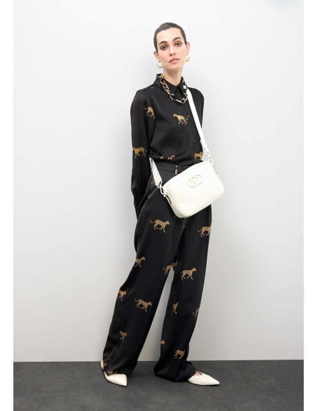 Bolso bandolera pespuntes y monograma · Lola Casademunt