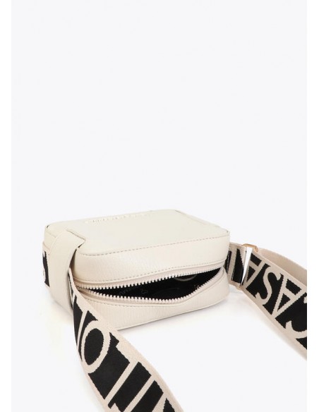 Bolso bandolera asa a contraste con logo · Lola Casademunt - vista del bolso tumbado con la cremallera abierta