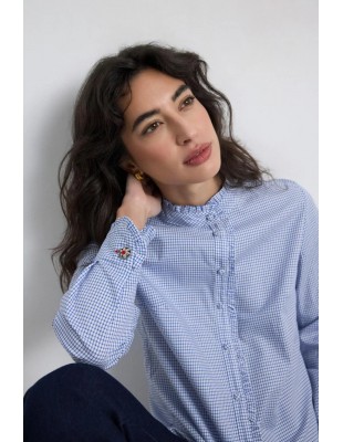 Camisa de cuadros azul Ferrera de Bariloche con vaqueros 2