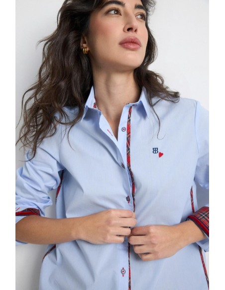 Camisa Joncet con detalle de corazones bordados