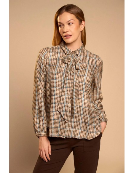 Camisa de pata de gallo camel con lazo Pinia de Bariloche