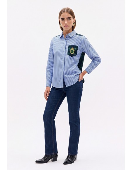Camisa de rayas con tartán Lola Casademunt con vaqueros