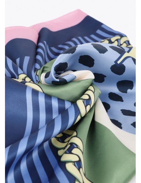 Pañuelo LC blue animal 90x90 Lola Casademunt, imagen 5