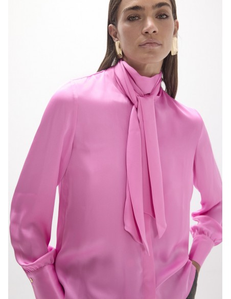 Camisa fluida rosa con lazada Lola Casademunt, imagen 6