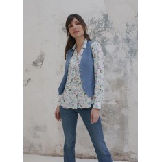 Chaleco Moscú de tweed azul, entallado y con escote pico. 2