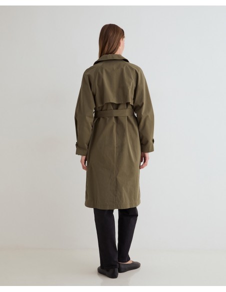 Gabardina midi cruzada de algodón Yerse verde caqui