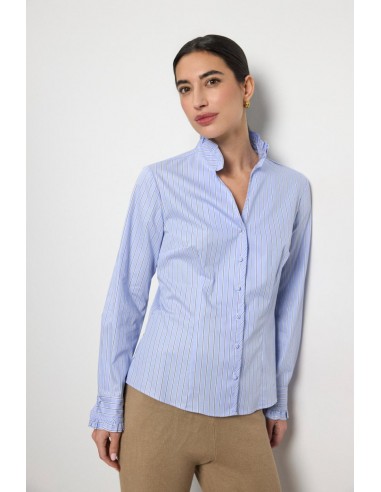 Camisa entallada de rayas celeste con volante Adrano