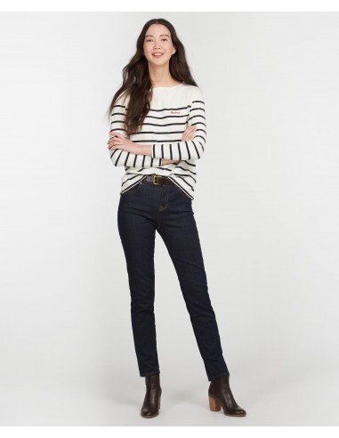 Polo Liso M/C Bradley Top Cloud/Navy combinado con pantalón oscuro