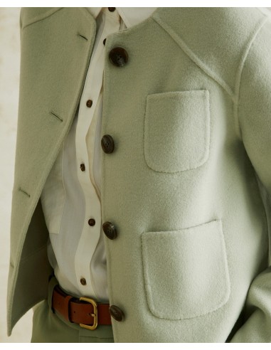 Abrigo corto handmade en color verde - vista en detalle.