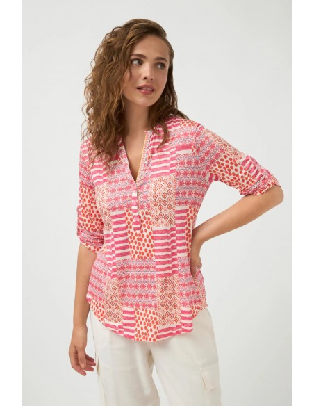 Camisa Liz Fucsia – Blusa fluida con estampado y cuello mao