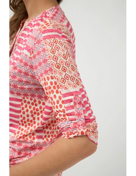 Camisa Liz Fucsia – Blusa fluida con estampado y cuello mao