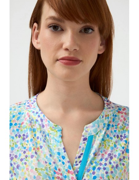 Camisa Lana Multicolor – Estampada y fluida con tejido de punto - detalle del cuello