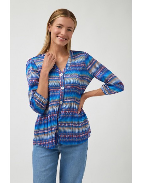 Camisa Encanto Tinta – Blusa plisada con estampado geométrico y cierre de botones Camisa Encanto Tinta – Blusa plisada con estampado geométrico y cierre de botones