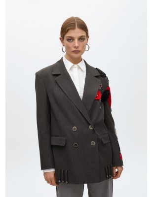 Americana cruzada oversize con parches de Lola Casademunt 2