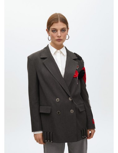 Americana cruzada oversize con parches de Lola Casademunt