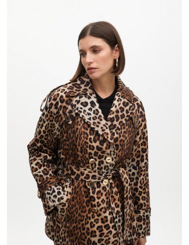 Chaquetón tipo trench corto en animal print de Lola Casademunt