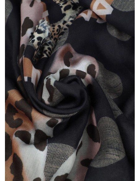 Foulard estampado topos con leopardo de Lola Casademunt