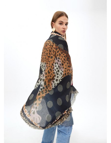 Foulard estampado topos con leopardo de Lola Casademunt