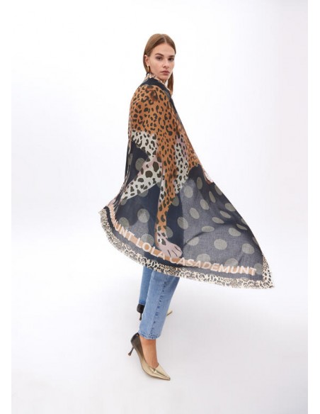 Foulard estampado topos con leopardo de Lola Casademunt