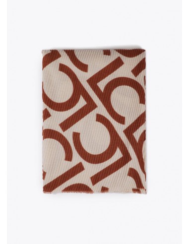 Fular plisado bicolor crudo y marrón LC de Lola Casademunt doblado en plano