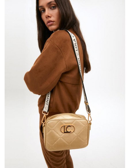 Bandolera dorada efecto piel con logo ovalado de Lola Casademunt