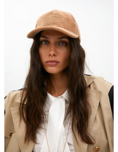 Visera de pana beige con logo de Lola Casademunt
