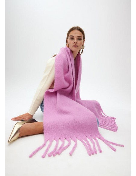 Bufanda Rosa Lisa con Flecos Gruesos – Lola Casademunt