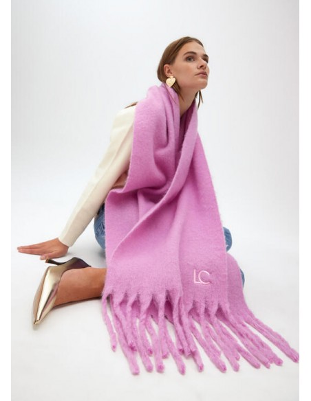 Bufanda Rosa Lisa con Flecos Gruesos – Lola Casademunt