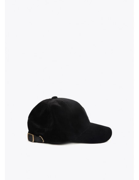 Visera de Terciopelo Negro con Logo – Lola Casademunt