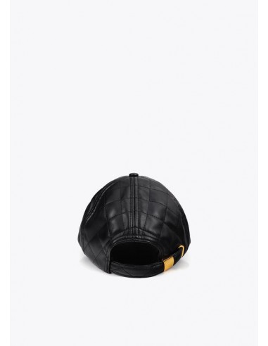 Visera Acolchada Efecto Piel Negra – Lola Casademunt - vista posterior de la visera