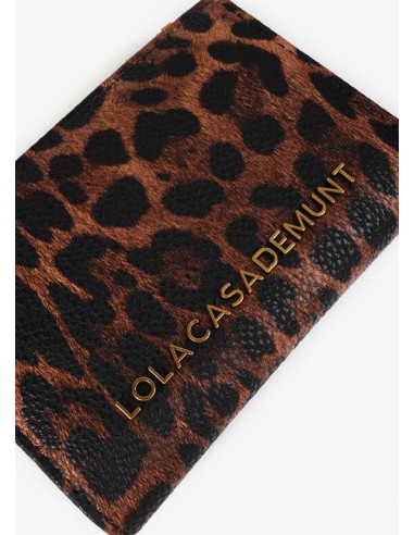 Monedero animal print con logo dorado Lola...