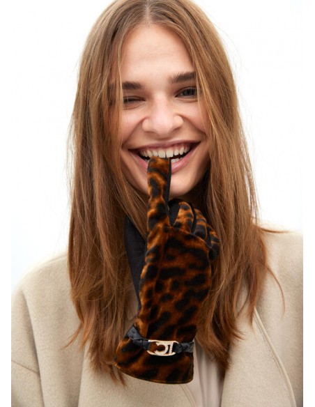 Guante efecto piel con pulsera logo ovalado - Lola Casademunt