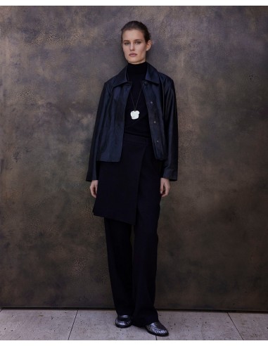 Chaqueta corta de piel napa YERSE – Negro