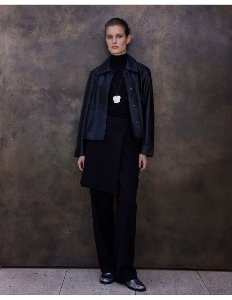 Chaqueta corta de piel napa YERSE – Negro