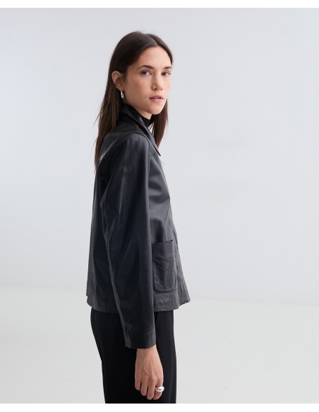 Chaqueta corta de piel napa YERSE – Negro - vista lateral