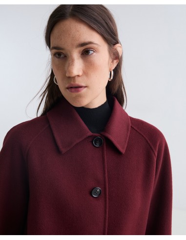 Abrigo midi de lana reciclada YERSE con cuello de pelo – Burdeos