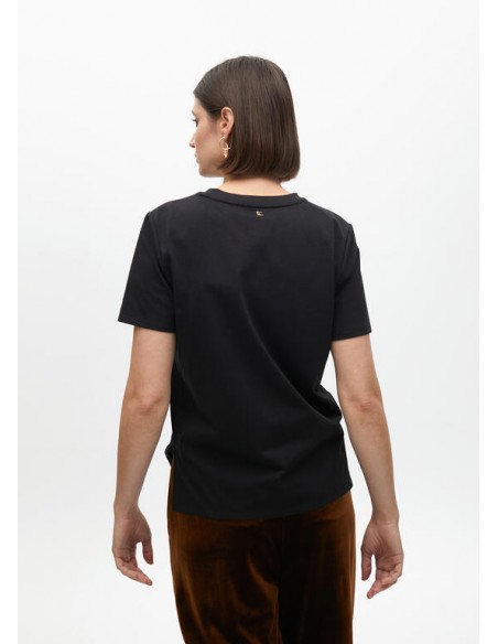 Camiseta negra con tigre bordado en pedrería - Lola Casademunt