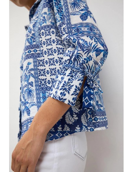 Camisa Selva Azul – Tinta y Bariloche - detalle de la manga en vista lateral de la prenda