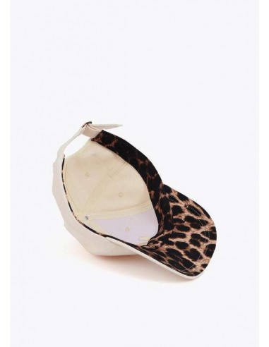 Gorra Beige con Logo Bordado LC – Lola Casademunt - vista del interior y parte infrerior de la visera