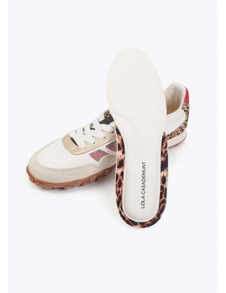 Zapatillas Deportivas de Rejilla con Detalle Leopardo – Lola Casademunt - vista de una de las plantillas sobre una zapatilla